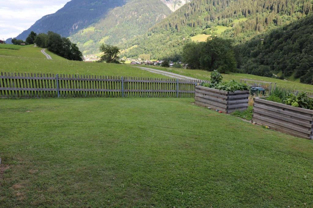 Ferienwohnung Fuer 5 Personen In Cumpadials, Inmitten Der Surselva Sumvitg المظهر الخارجي الصورة